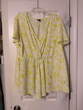 Torrid White and Yellow Floral Surplice Peplum Top